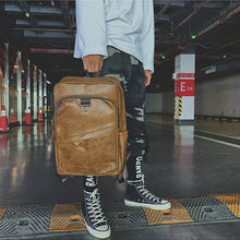 Carregar imagem no visualizador da galeria, Mochila em Couro Belfort Classic