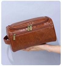 Carregar imagem no visualizador da galeria, Necessaire em Couro - Portatti