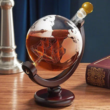 Carregar imagem no visualizador da galeria, Decanter Crystal Globe