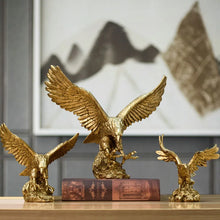 Carregar imagem no visualizador da galeria, Escultura Águia Dourada