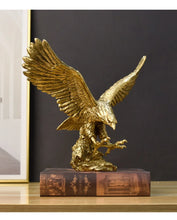 Carregar imagem no visualizador da galeria, Escultura Águia Dourada