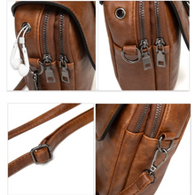 Carregar imagem no visualizador da galeria, Bolsa em Couro Porta Celular - Copenhague
