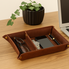 Carregar imagem no visualizador da galeria, Porta-Treco Em Couro Trayon
