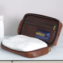 Carregar imagem no visualizador da galeria, Nécessaire Legacy em Couro
