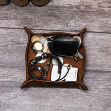 Carregar imagem no visualizador da galeria, Porta Treco em Couro - Old Indian
