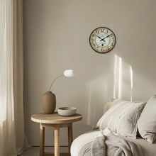 Carregar imagem no visualizador da galeria, Relógio de Parede Bordeaux
