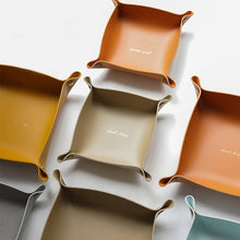 Carregar imagem no visualizador da galeria, Porta Treco em Couro - Kansas
