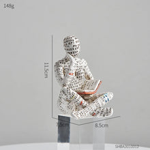 Carregar imagem no visualizador da galeria, Estátua Decorativa - Giornale
